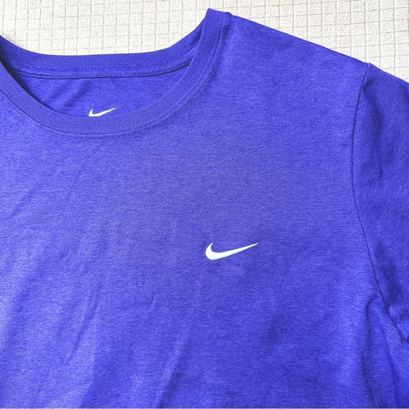 Nike Dri-Fit T Shirt Womens M Short Sleeve Moisture Wicking Stretch Scoop Neck - Picture 3 of 10